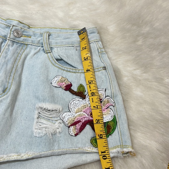 ETWO Tennessee Threads  Embroidered shorts - Picture 9 of 9